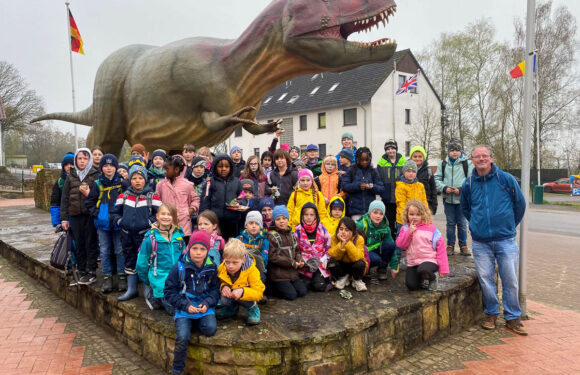 Kinderfeuerwehren der Samtgemeinde Nienstädt zu Besuch im Dinopark Münchehagen