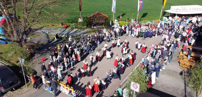 Feierlichkeiten bei Kaiserwetter: Heimat- und Trachtenverein feiert 50-jähriges Jubiläum in Cammer