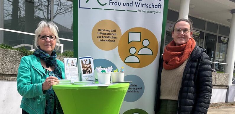 Koordinierungsstelle Frau und Wirtschaft mit Infostand in Bad Nenndorf