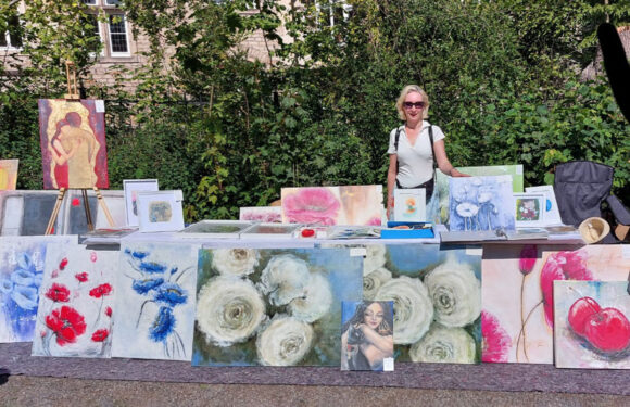 „openART“: Kunstmarkt mit Malkurs auf dem Bückeburger Marktplatz