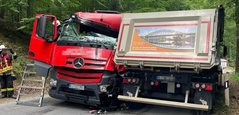 LKW-Unfall auf der Zufahrtsstraße zum Kieswerk Reese in Möllenbeck