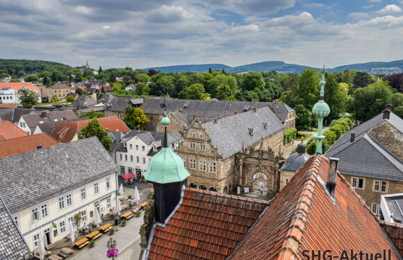 „3000 Schritte und mehr“: Mit Bürgermeister und Bürgerstiftung Schaumburg hoch über den Dächern von Bückeburg