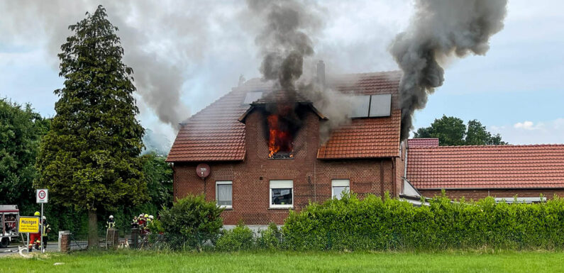 Feuerwehreinsatz in Müsingen: Wohnhaus in Flammen