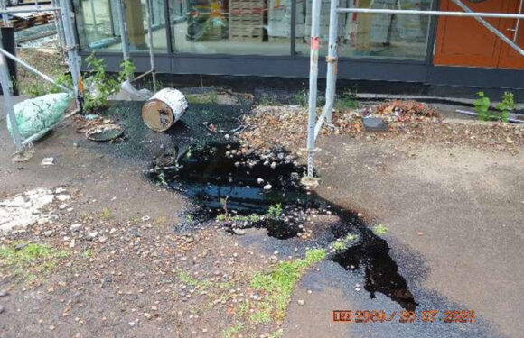 Sachbeschädigung: Bitumenmasse an Bückeburger Grundschule ausgekippt