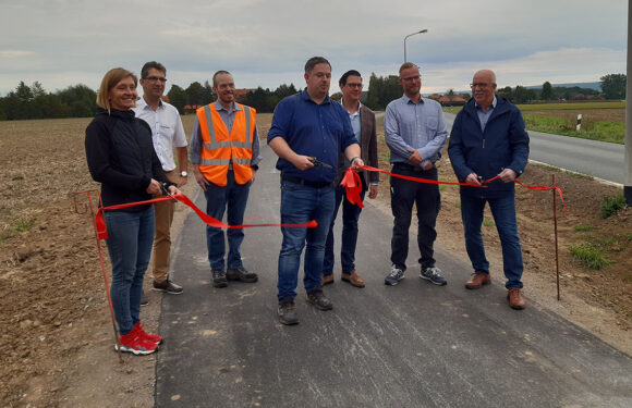 Rusbend: Gehweg an der Deinser Straße ist offiziell eröffnet