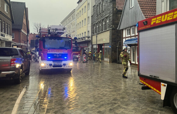 Grillen auf Dachterrasse löst Feuerwehreinsatz in Stadthagen aus