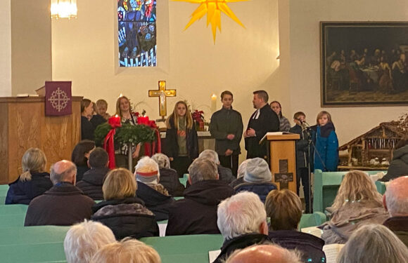 Großer Andrang zum Familiengottesdienst in der Rogate-Kirche am 2. Advent
