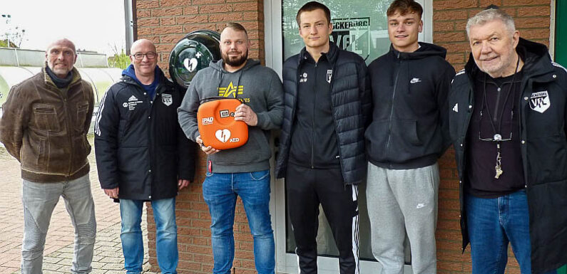Defibrillator für den Notfall ab sofort im Bückeburger Jahnstadion installiert